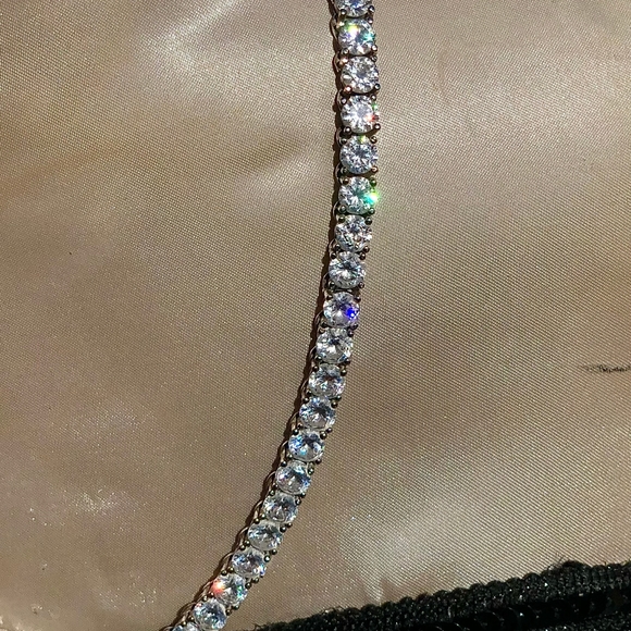 CHANEL INTERLOCKING CC SILVER NECKLACE - Picture 9 of 13